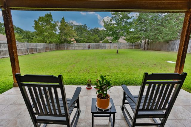 110 E Iriquois Drive, Lake Kiowa, TX 76240
