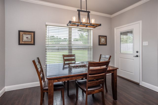 110 E Iriquois Drive, Lake Kiowa, TX 76240