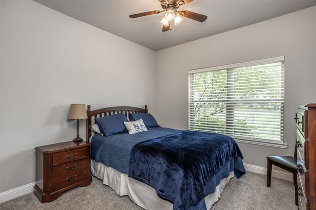 110 E Iriquois Drive, Lake Kiowa, TX 76240