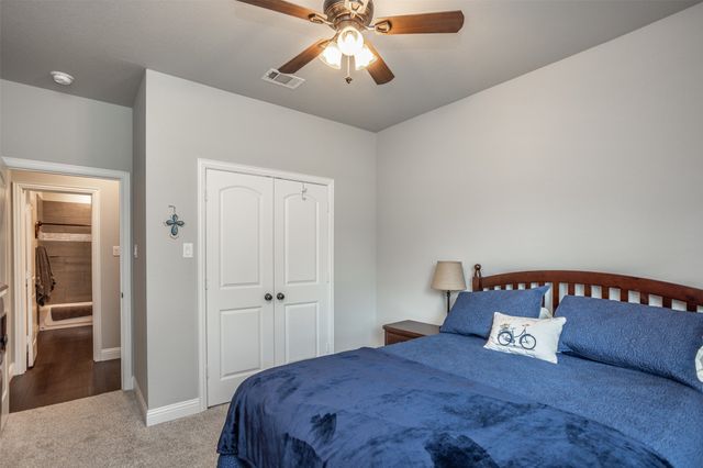 110 E Iriquois Drive, Lake Kiowa, TX 76240