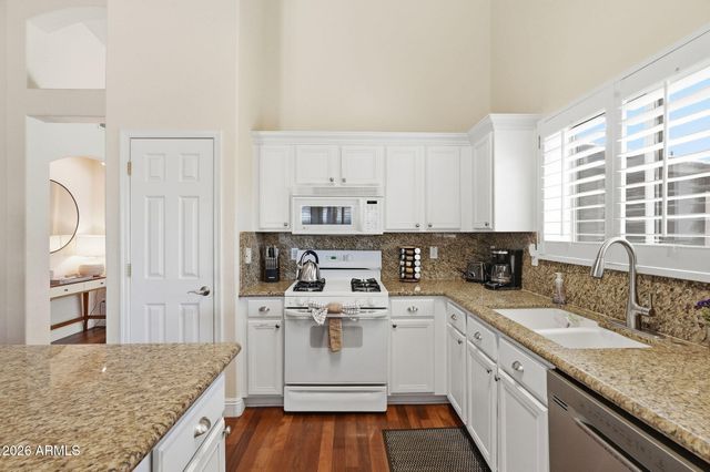 9463 W PURDUE Avenue, Peoria, AZ 85345