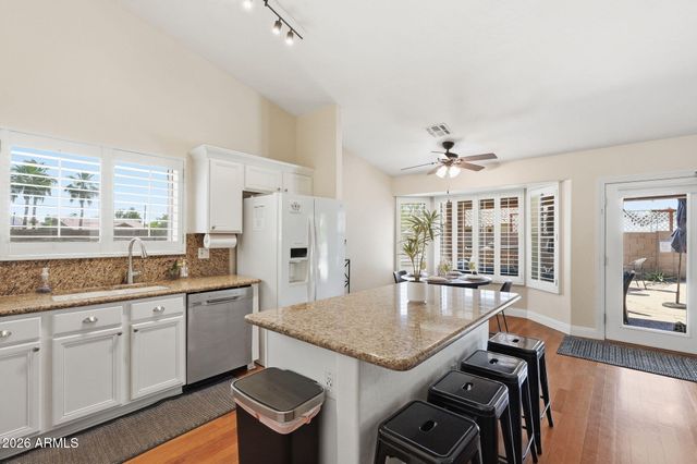 9463 W PURDUE Avenue, Peoria, AZ 85345