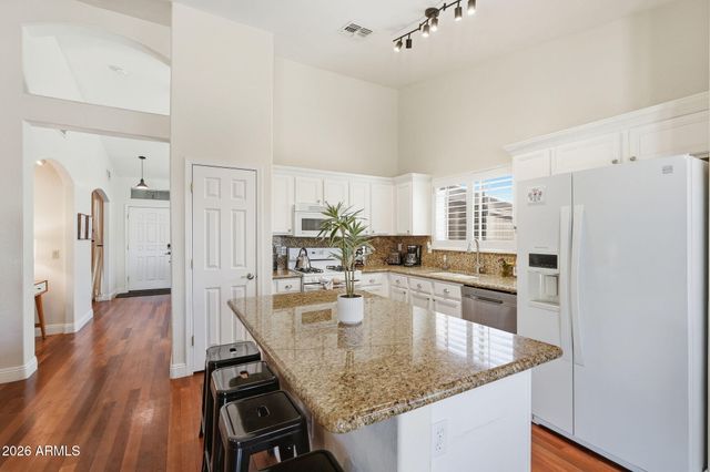 9463 W PURDUE Avenue, Peoria, AZ 85345