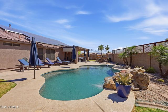 9463 W PURDUE Avenue, Peoria, AZ 85345