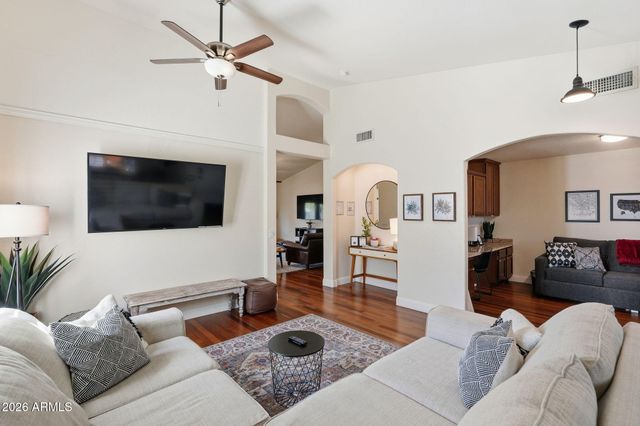 9463 W PURDUE Avenue, Peoria, AZ 85345