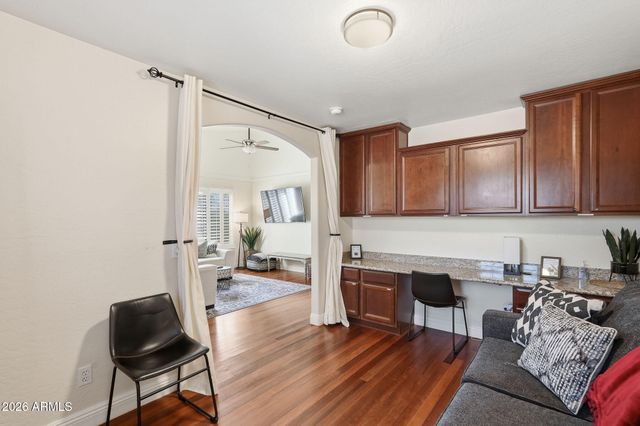 9463 W PURDUE Avenue, Peoria, AZ 85345