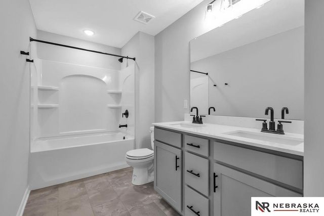 21565 I Street, Elkhorn, NE 68022