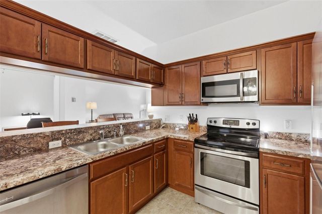 11214 PORT DOUGLAS DRIVE, New Port Richey, FL 34654