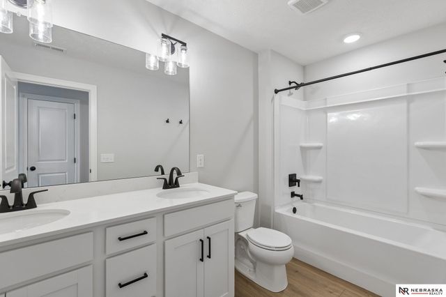 11420 N 160 Court, Bennington, NE 68007