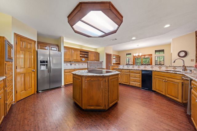 1023 County Road 3310, Greenville, TX 75402