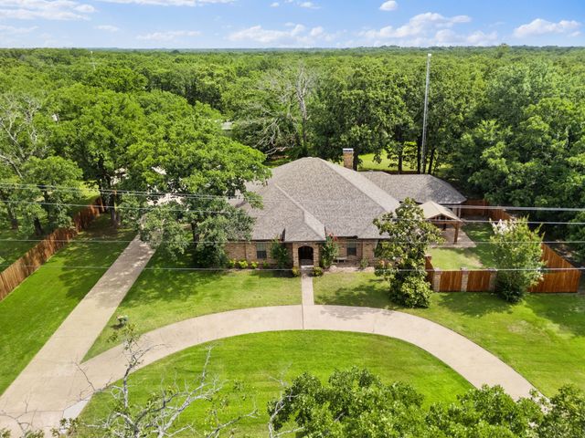 1023 County Road 3310, Greenville, TX 75402
