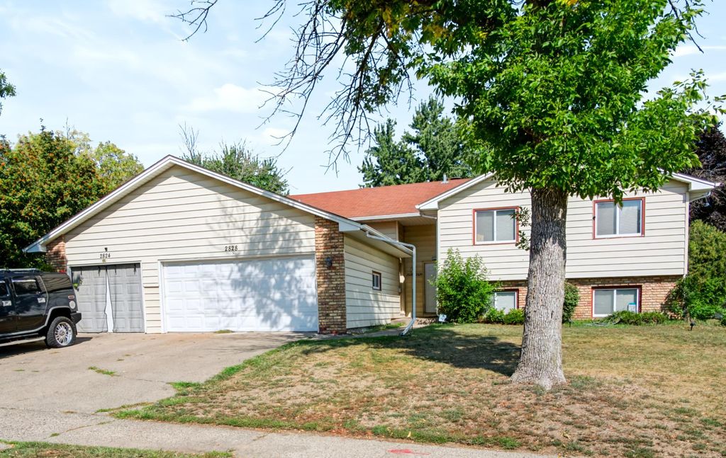 2824 79th Avenue N, Brooklyn Park, MN 55444 — exterior