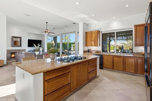 261 Loch Lomond Road, Rancho Mirage, CA 92270