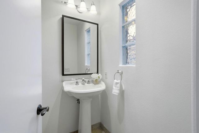 261 Loch Lomond Road, Rancho Mirage, CA 92270