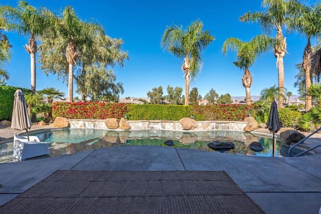 261 Loch Lomond Road, Rancho Mirage, CA 92270