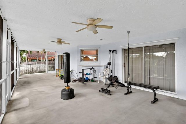 7891 NW 90th Ave, Tamarac, FL 33321