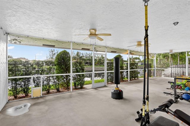 7891 NW 90th Ave, Tamarac, FL 33321