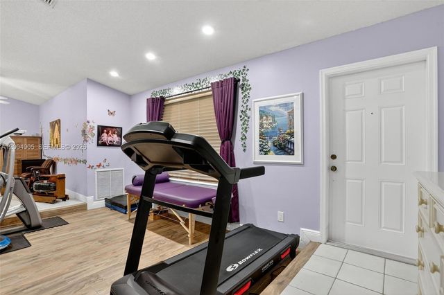 7891 NW 90th Ave, Tamarac, FL 33321