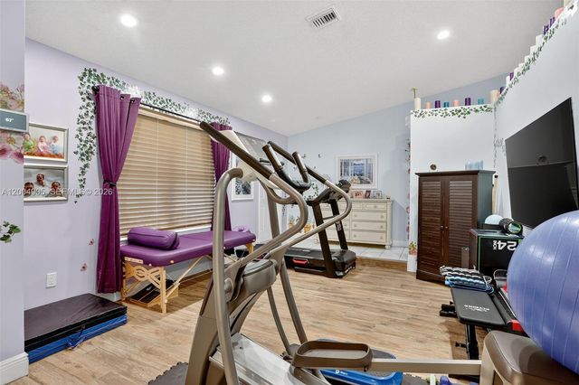 7891 NW 90th Ave, Tamarac, FL 33321