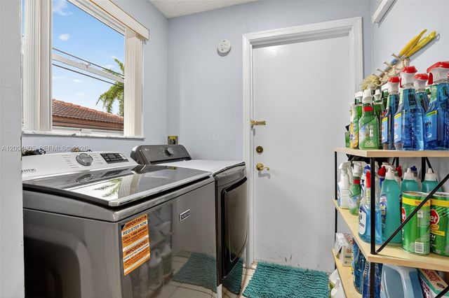 7891 NW 90th Ave, Tamarac, FL 33321