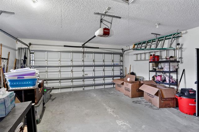 7891 NW 90th Ave, Tamarac, FL 33321