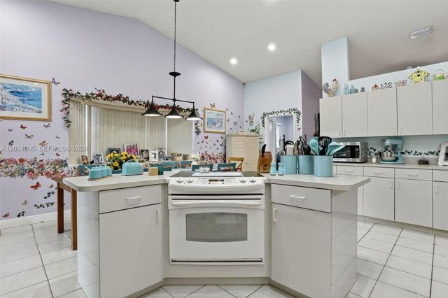 7891 NW 90th Ave, Tamarac, FL 33321