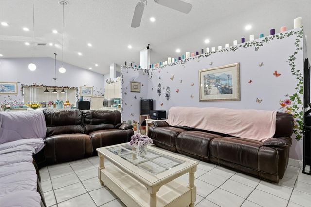 7891 NW 90th Ave, Tamarac, FL 33321