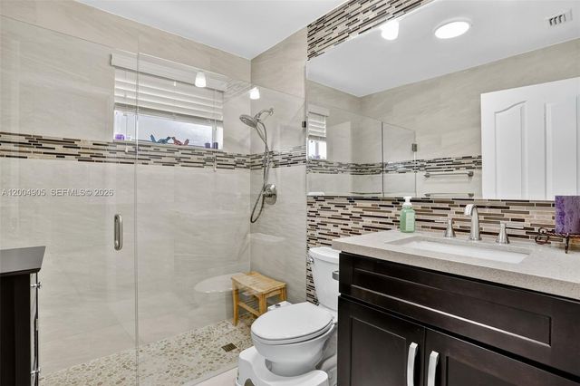 7891 NW 90th Ave, Tamarac, FL 33321