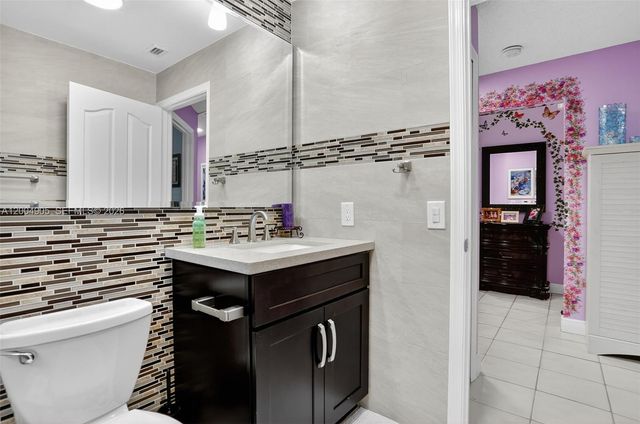 7891 NW 90th Ave, Tamarac, FL 33321