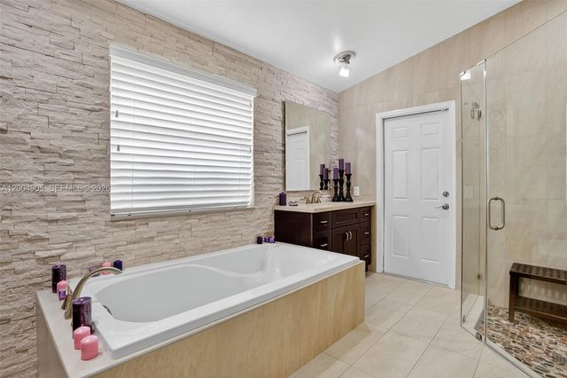 7891 NW 90th Ave, Tamarac, FL 33321