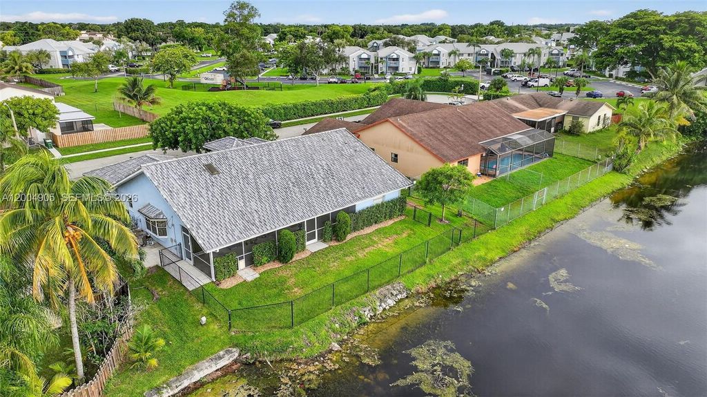 7891 NW 90th Ave, Tamarac, FL 33321