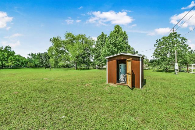12403 4th Street, Santa Fe, TX 77510