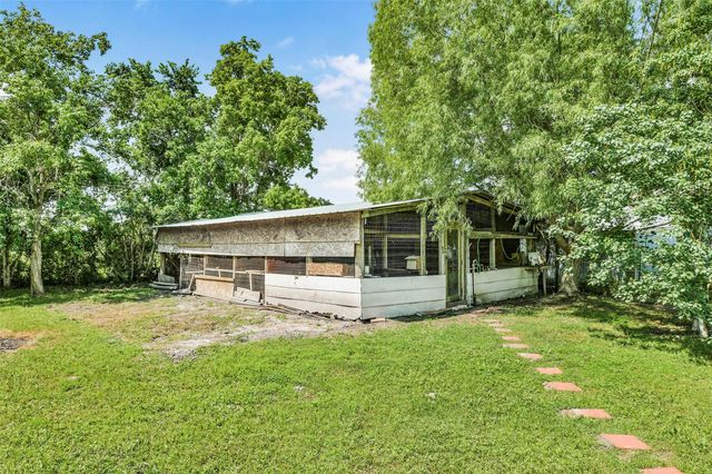 12403 4th Street, Santa Fe, TX 77510