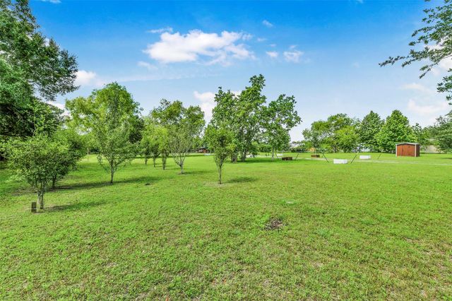12403 4th Street, Santa Fe, TX 77510