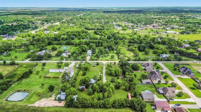 12403 4th Street, Santa Fe, TX 77510