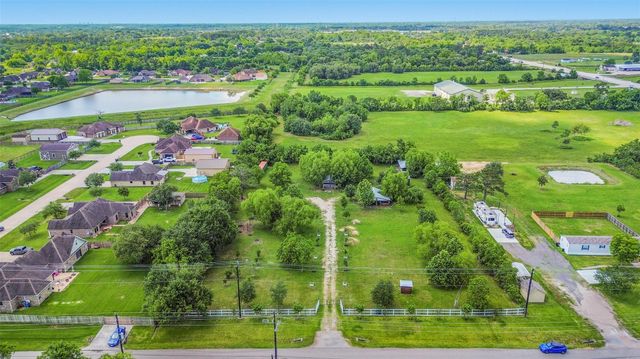 12403 4th Street, Santa Fe, TX 77510