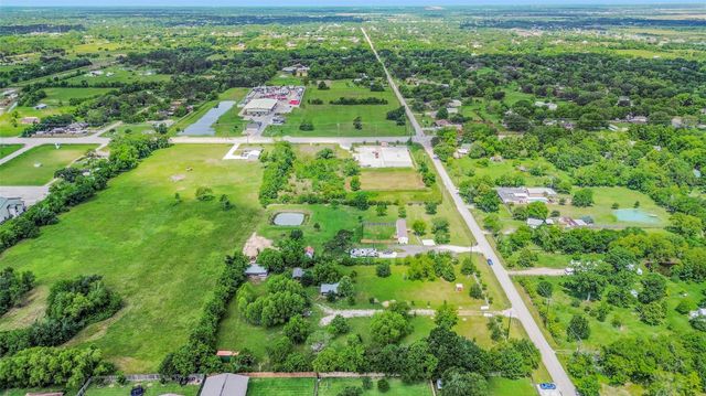 12403 4th Street, Santa Fe, TX 77510