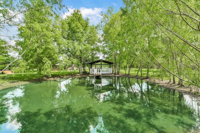 12403 4th Street, Santa Fe, TX 77510