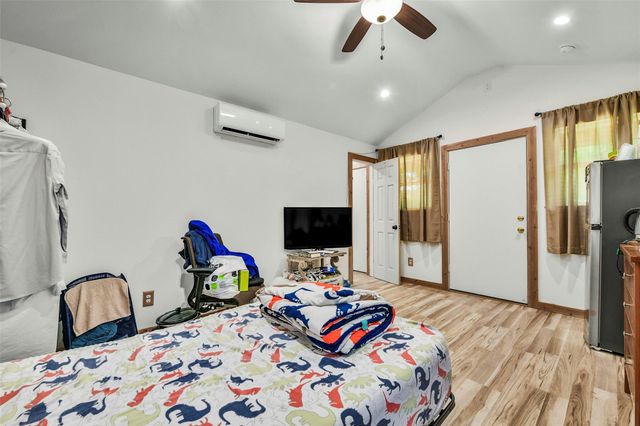 12403 4th Street, Santa Fe, TX 77510