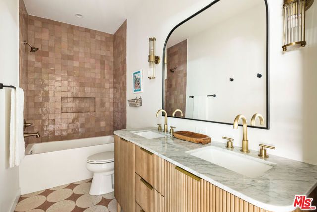 137 E Avenue 43, Los Angeles, CA 90031