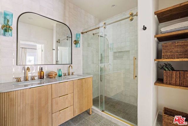 137 E Avenue 43, Los Angeles, CA 90031