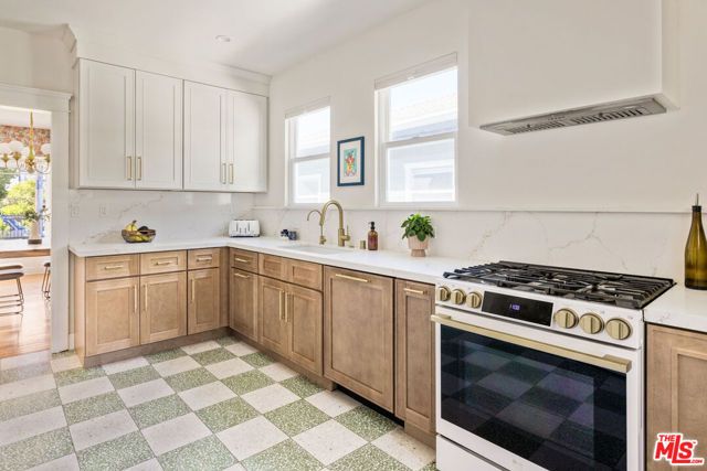137 E Avenue 43, Los Angeles, CA 90031