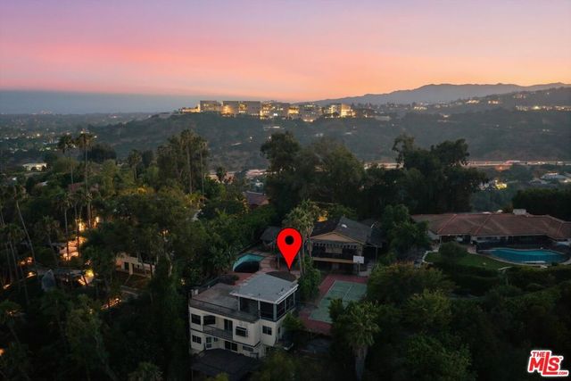 860 Linda Flora Drive, Los Angeles, CA 90049