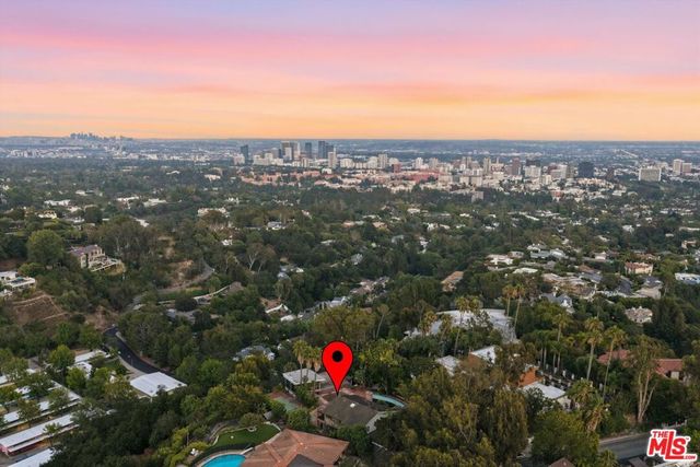 860 Linda Flora Drive, Los Angeles, CA 90049