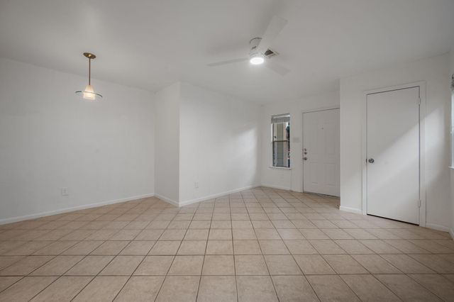 2104 Cullen Ave 113, Austin, TX 78757