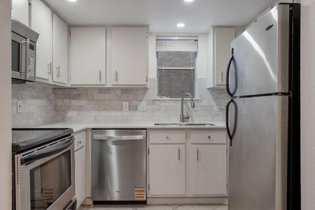 2104 Cullen Ave 113, Austin, TX 78757