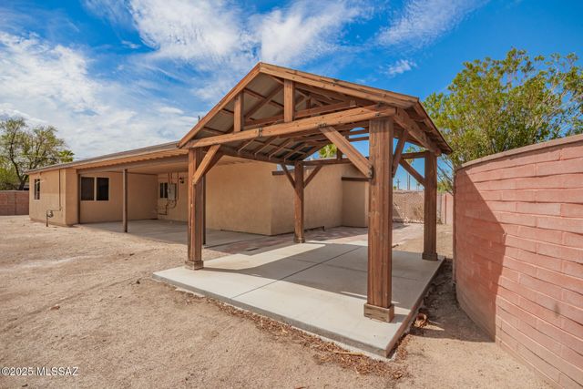 2033 S Augusta Place, Tucson, AZ 85710