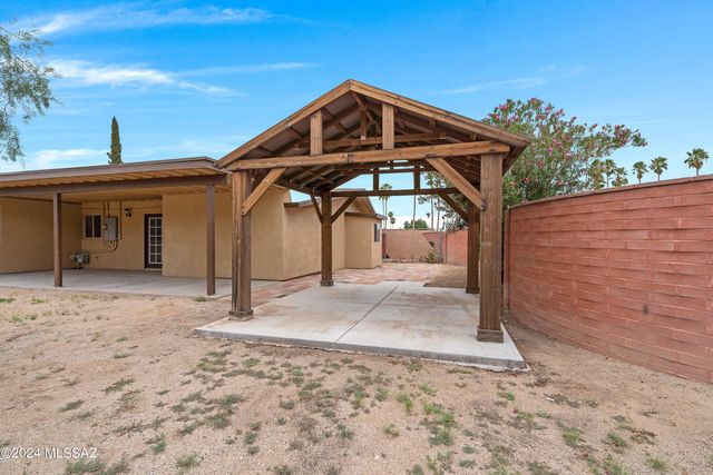 2033 S Augusta Place, Tucson, AZ 85710