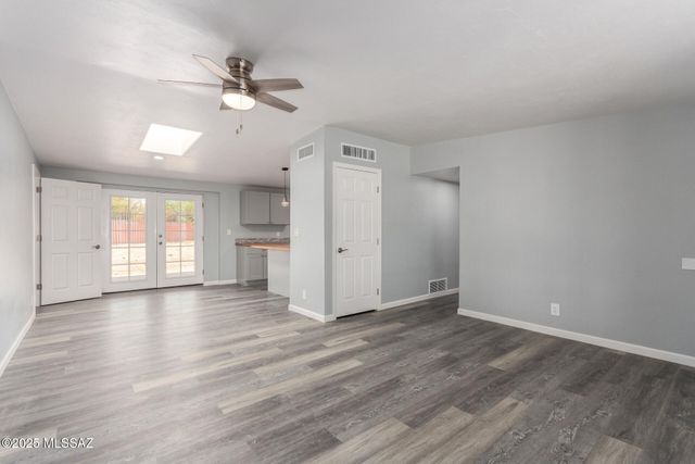 2033 S Augusta Place, Tucson, AZ 85710