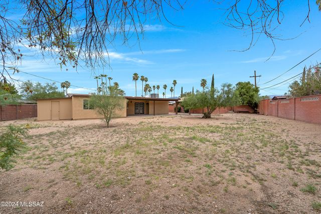 2033 S Augusta Place, Tucson, AZ 85710